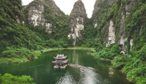 Vietnam tour package from noida price